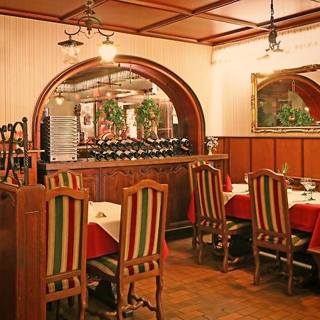 Logis Hotel Restaurant Hostellerie De L'Etoile 와셀론느 외부 사진